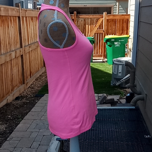 Bright pink muscle shirt - Picture 4 of 6